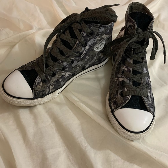 Converse All Star Kids Size 3, Gray and Black